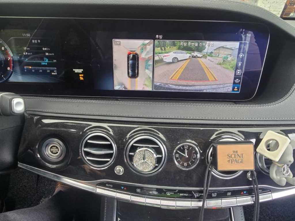 Mercedes-Benz S-Class — photo 12