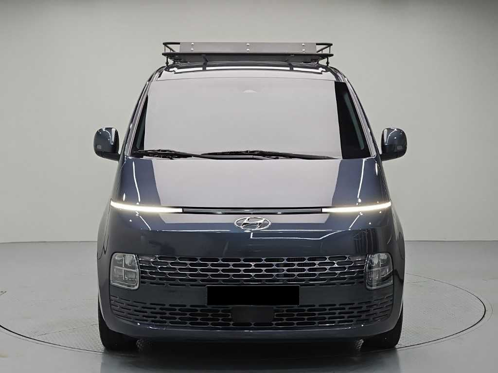 Hyundai Staria — photo 02