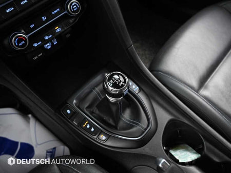 Hyundai Veloster — photo 09