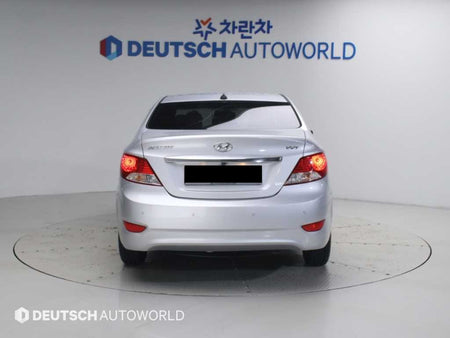 Hyundai Accent — photo 04
