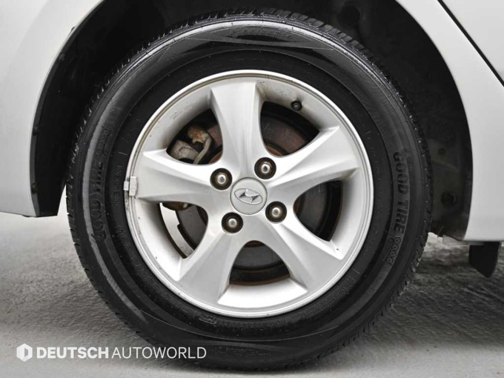 Hyundai Accent — photo 05