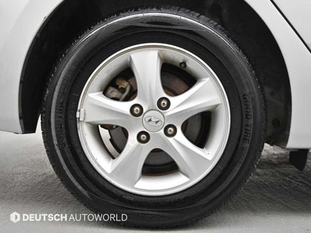 Hyundai Accent — photo 05