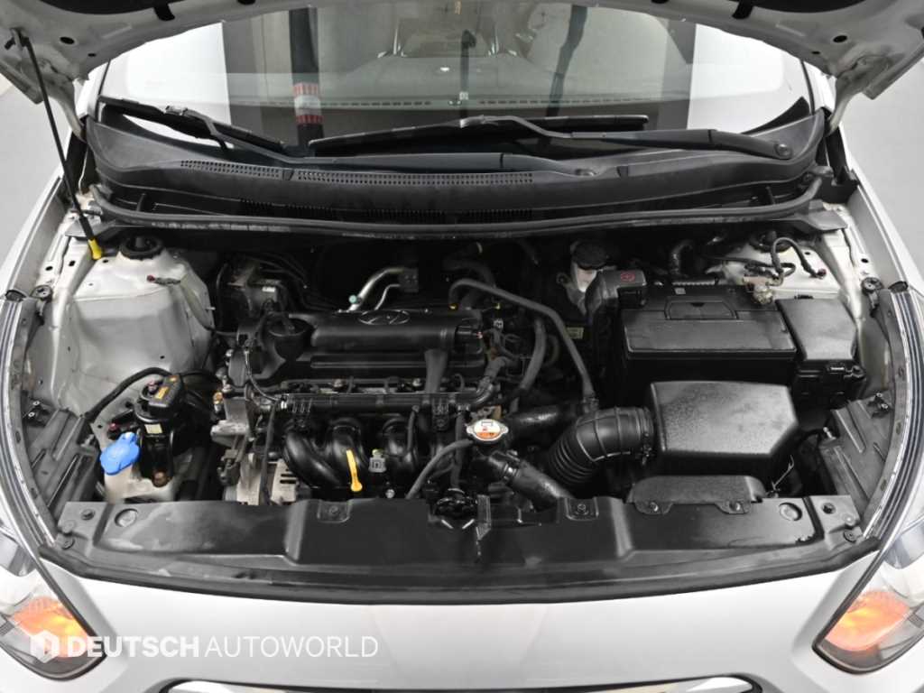 Hyundai Accent — photo 06
