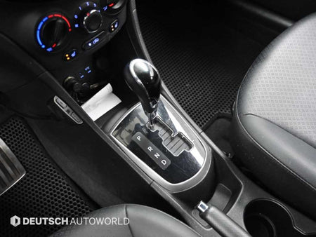 Hyundai Accent — photo 09