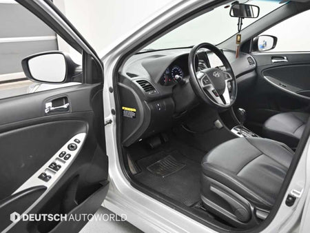 Hyundai Accent — photo 11