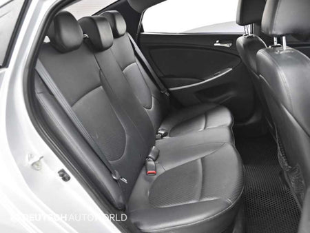 Hyundai Accent — photo 12