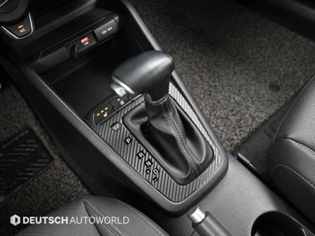 Kia Stonic — photo 09
