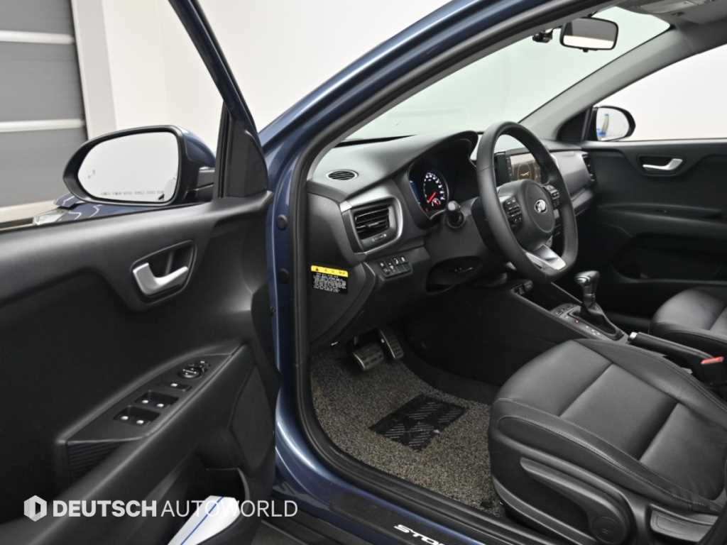 Kia Stonic — photo 11