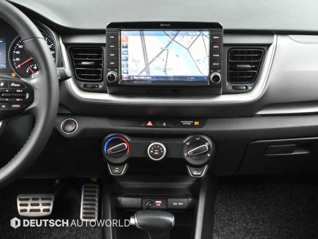 Kia Stonic — photo 14