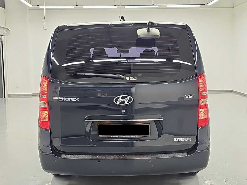 Hyundai Starex — photo 03
