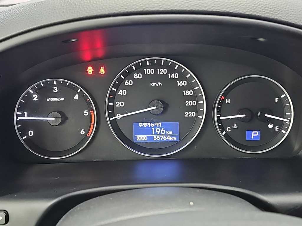 Hyundai Starex — photo 06