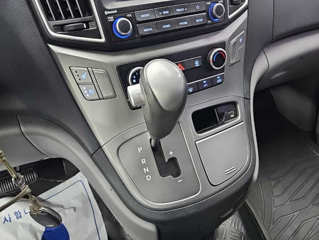 Hyundai Starex — photo 08