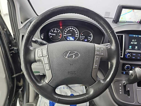 Hyundai Starex — photo 09