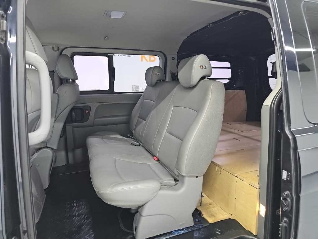 Hyundai Starex — photo 12