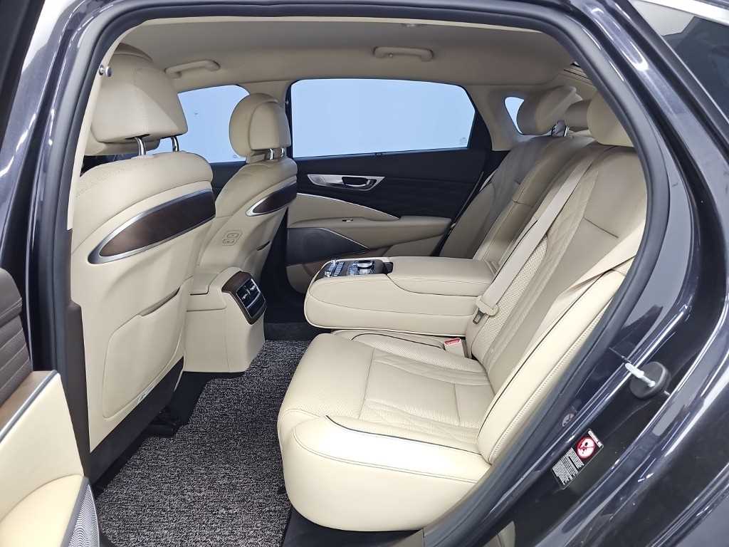 Kia K9 — photo 12