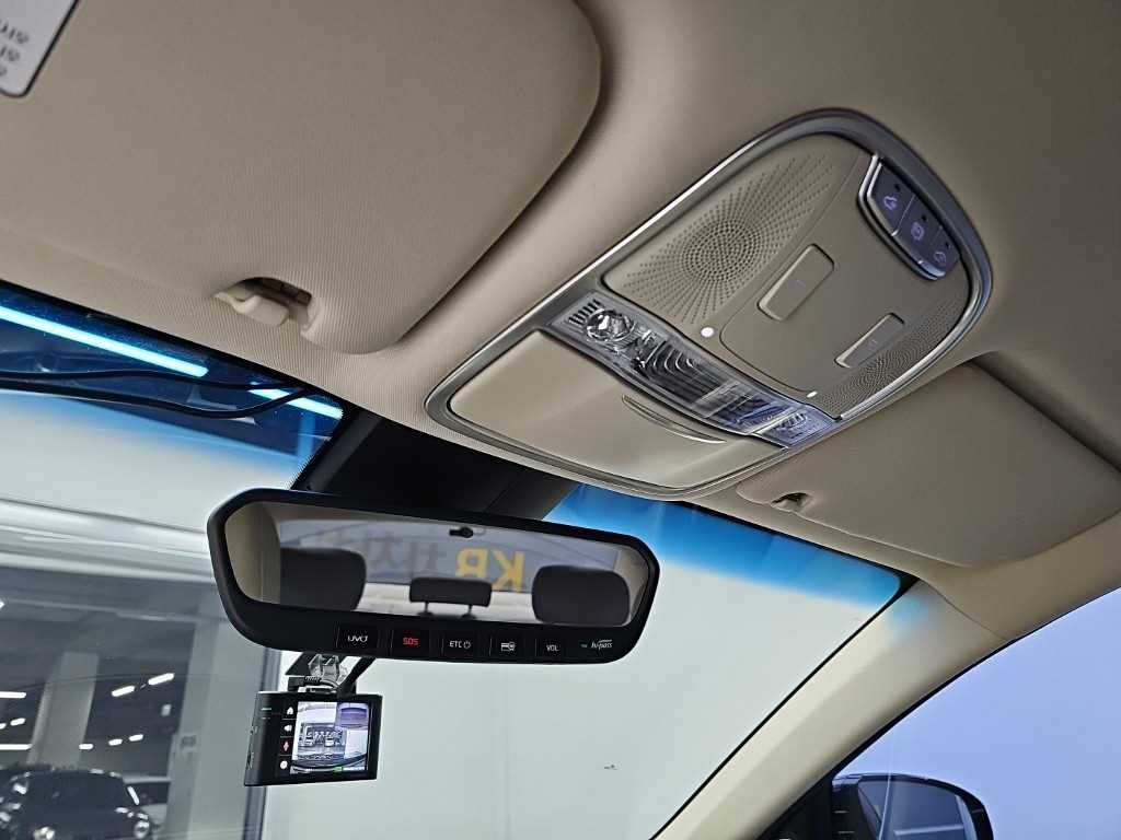 Kia K9 — photo 16