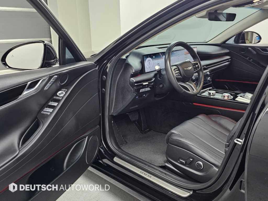 Genesis G80 — photo 11