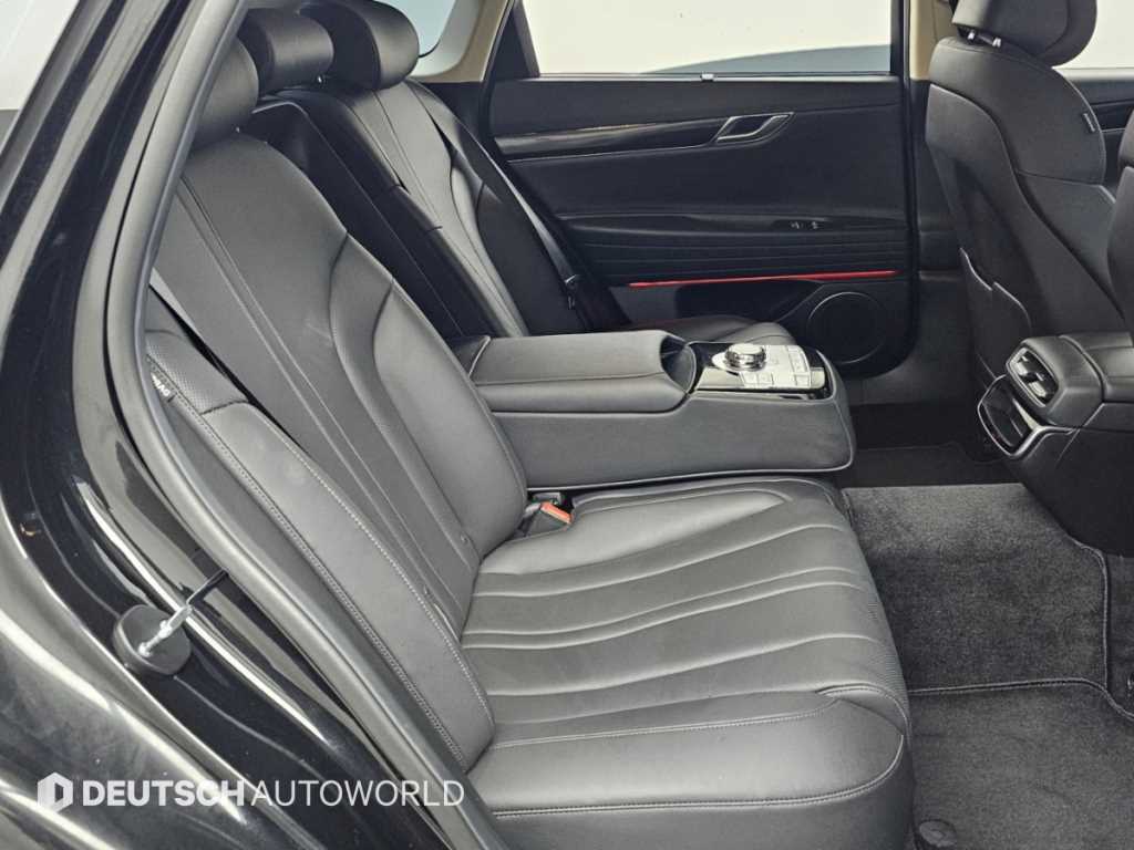 Genesis G80 — photo 12