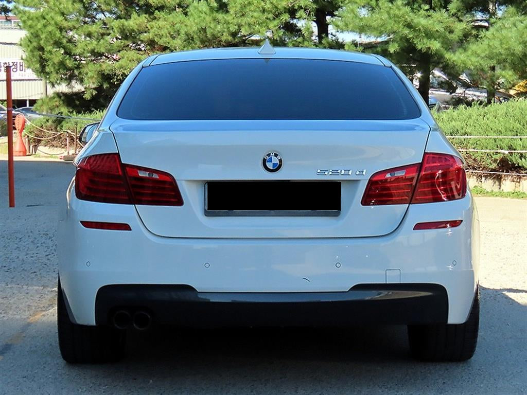 BMW 5-Series — photo 04