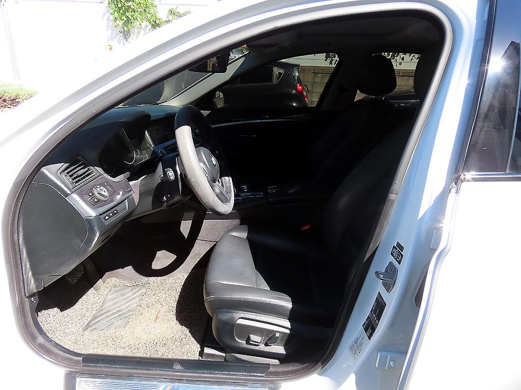 BMW 5-Series — photo 05