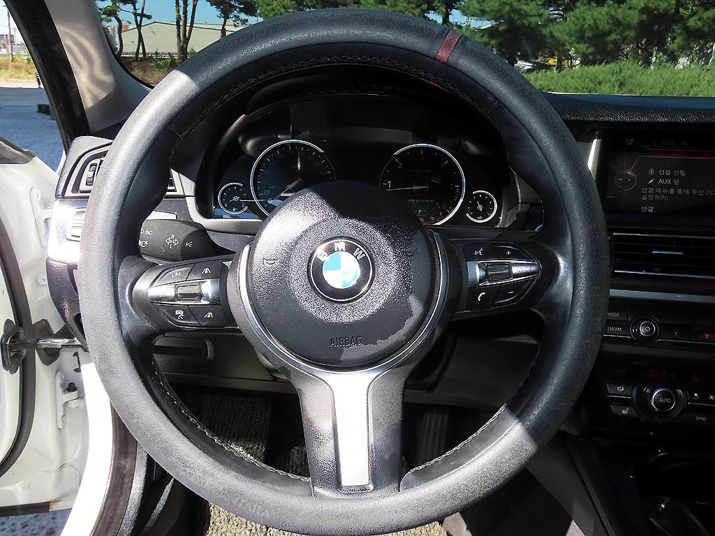 BMW 5-Series — photo 08