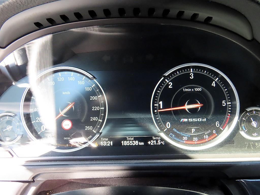 BMW 5-Series — photo 09