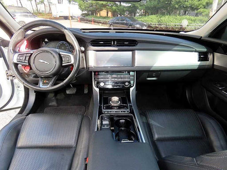 Jaguar XF — photo 07