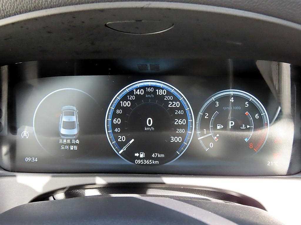Jaguar XF — photo 09