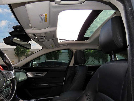 Jaguar XF — photo 12