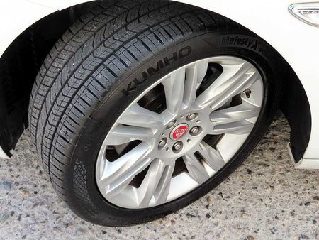 Jaguar XF — photo 20