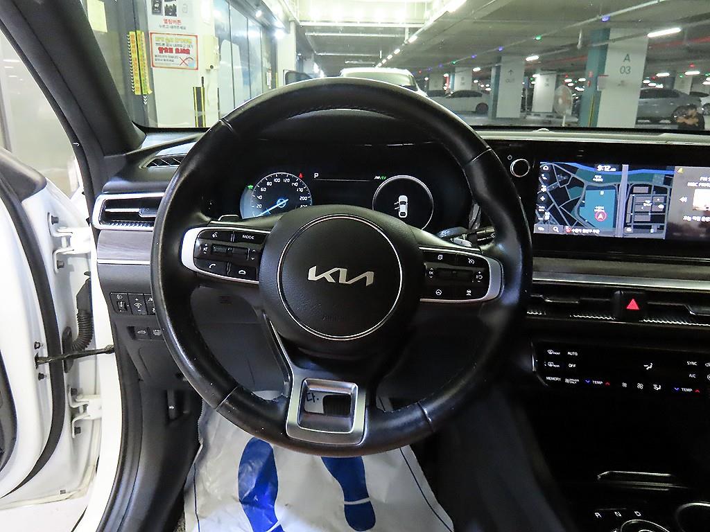 Kia K5 — photo 08