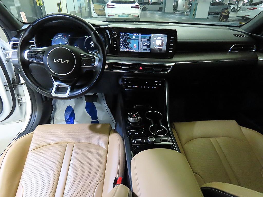 Kia K5 — photo 10