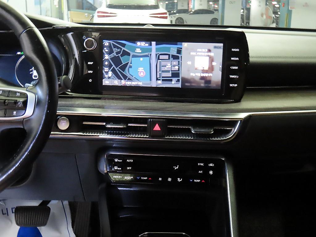Kia K5 — photo 11