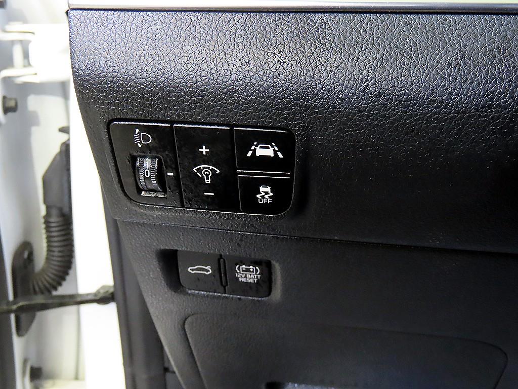 Kia K5 — photo 14