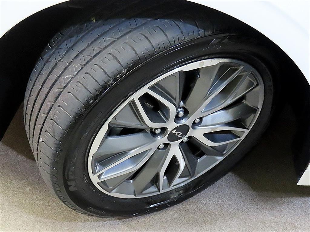 Kia K5 — photo 20