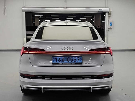 Audi e-tron — photo 03