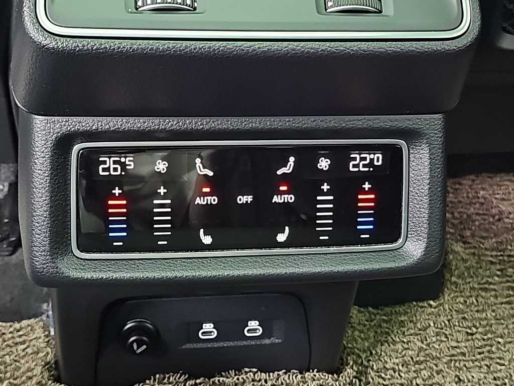 Audi e-tron — photo 13