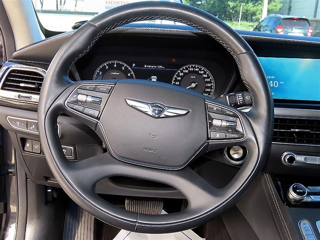 Genesis G90 — photo 08