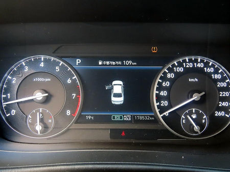 Genesis G90 — photo 09