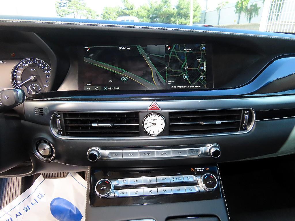 Genesis G90 — photo 12