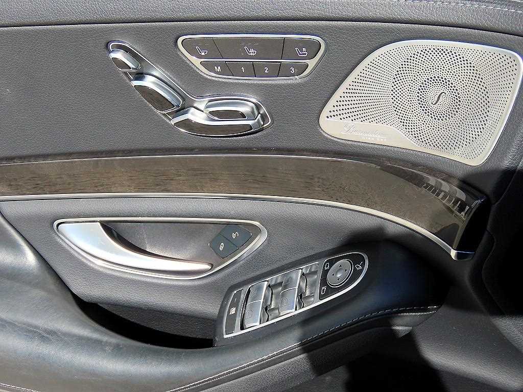 Mercedes-Benz S-Class — photo 12