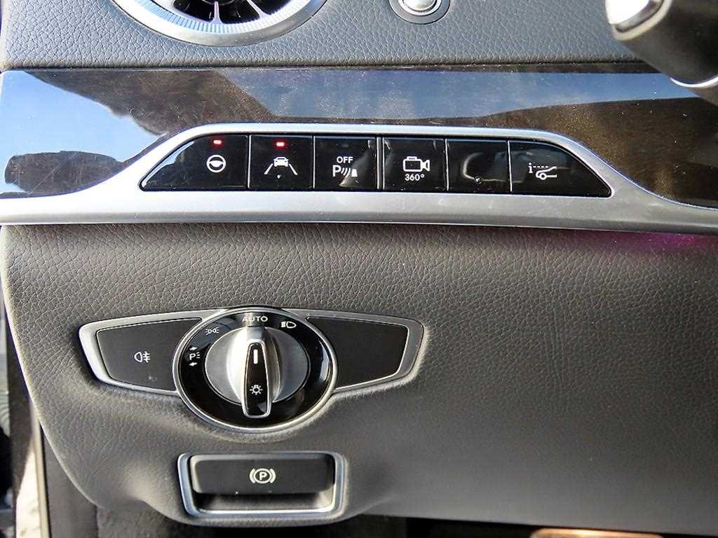 Mercedes-Benz S-Class — photo 13
