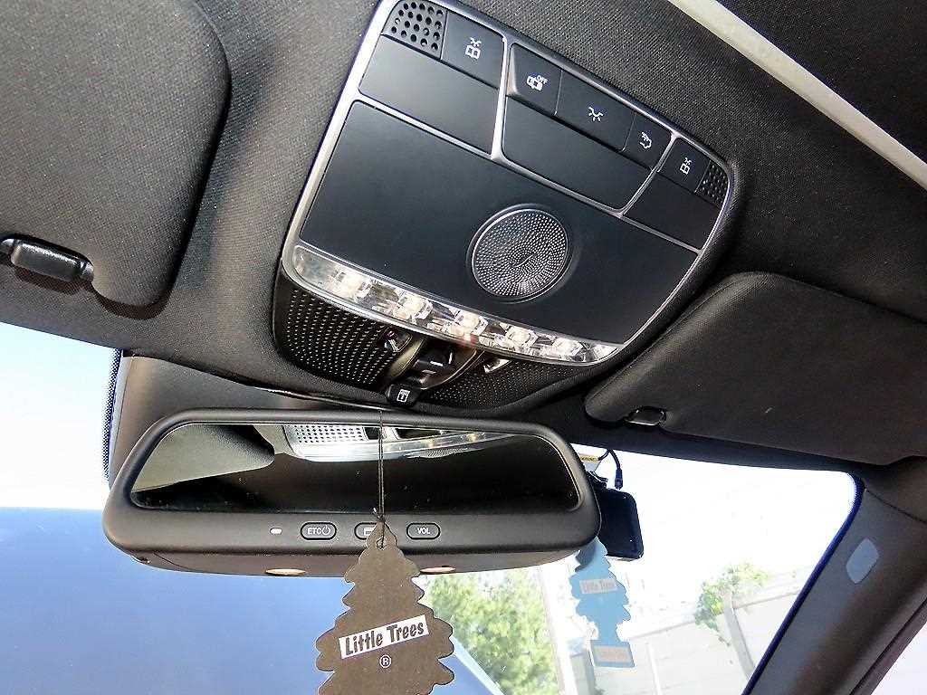 Mercedes-Benz S-Class — photo 15