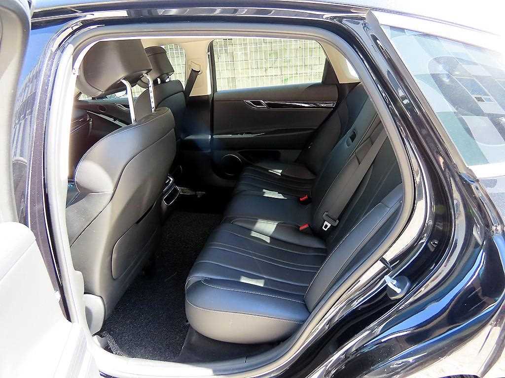 Genesis G80 — photo 06
