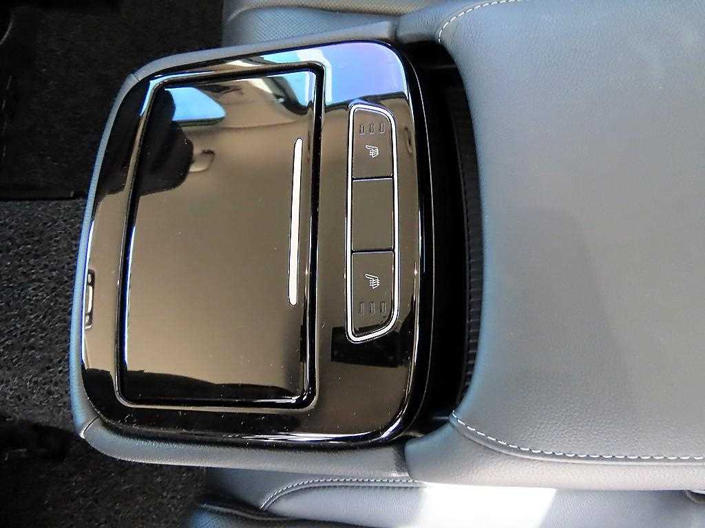 Genesis G80 — photo 17