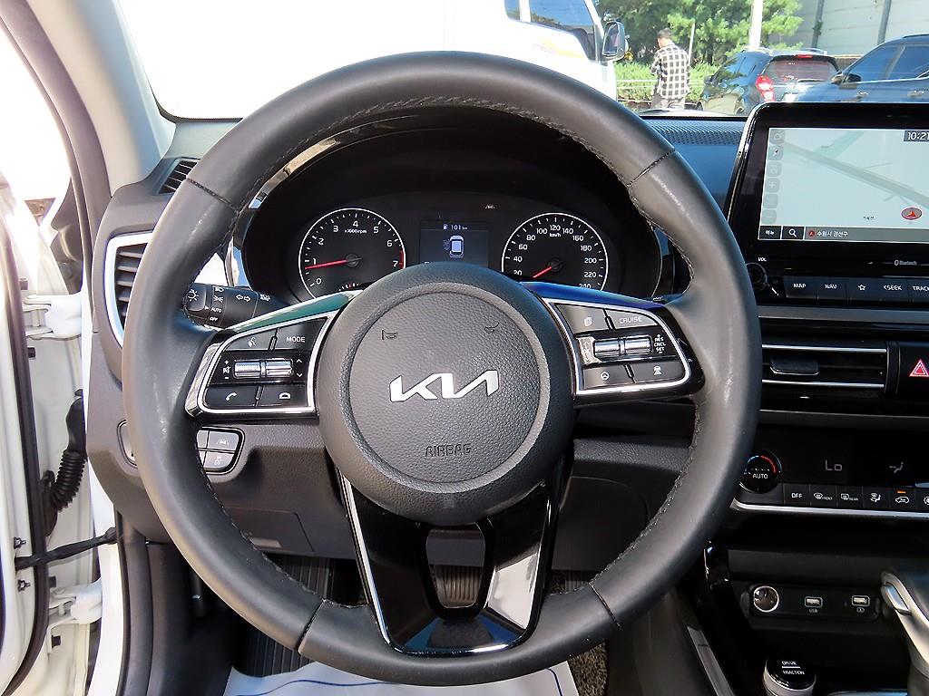 Kia Seltos — photo 08
