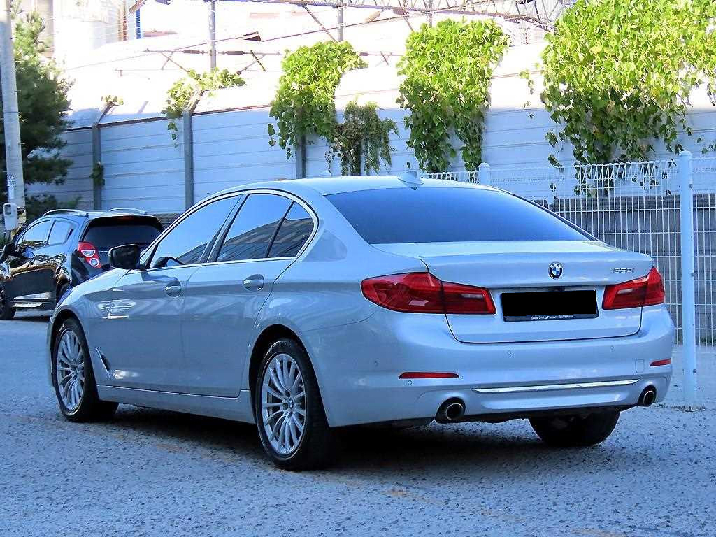 BMW 5-Series — photo 03