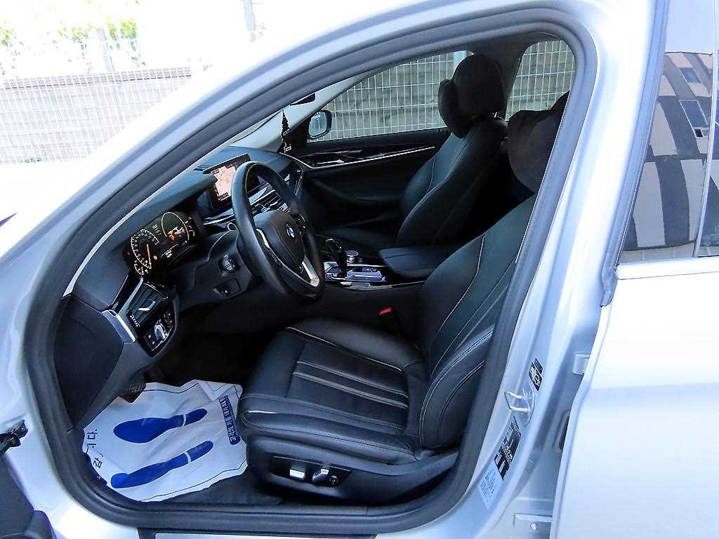 BMW 5-Series — photo 05