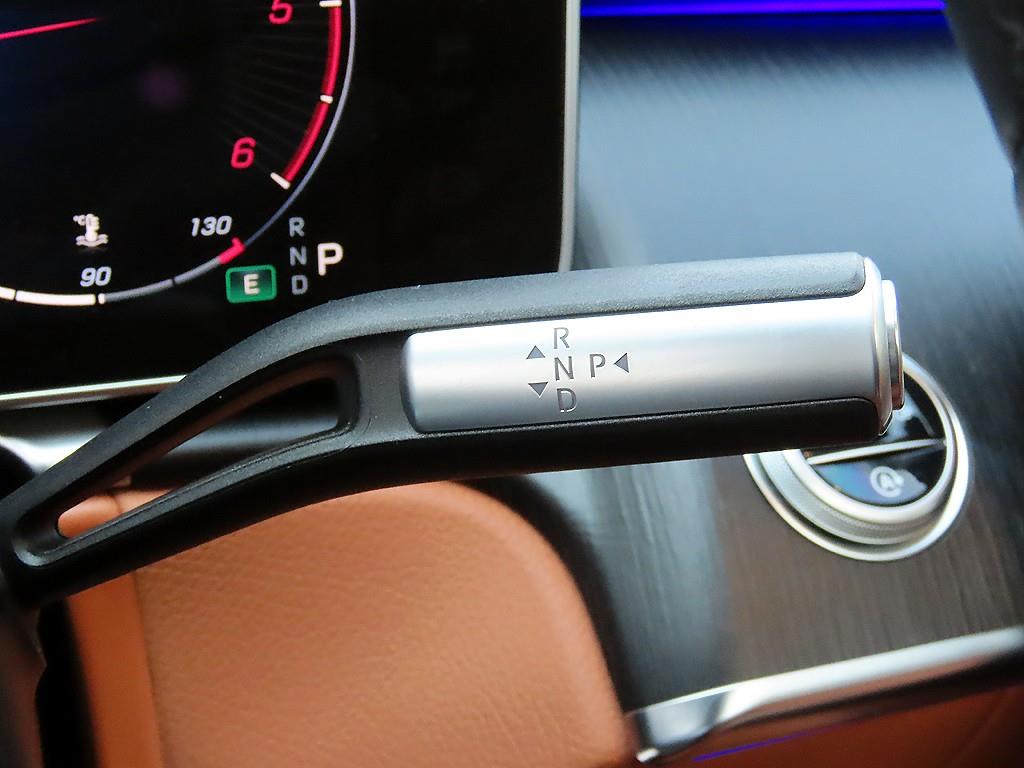 Mercedes-Benz S-Class — photo 11