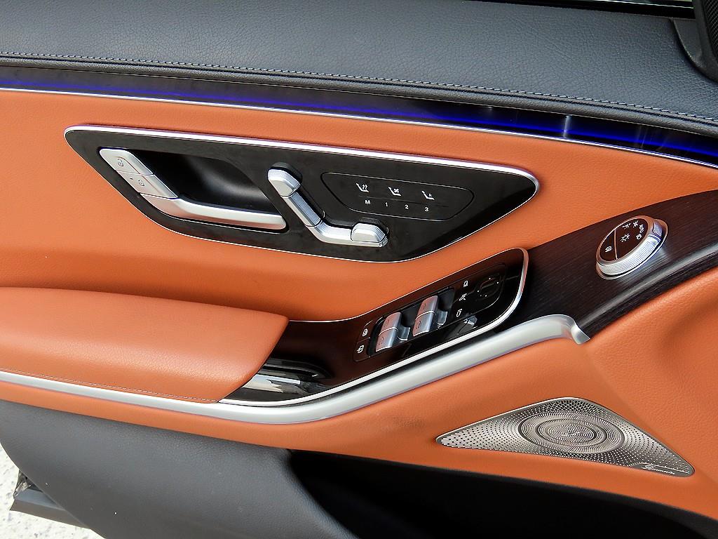Mercedes-Benz S-Class — photo 12